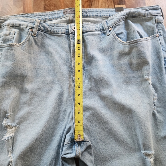 Torrid Feel The Fit Stovepipe Classic Denim Straight Leg Jeans Size 28 PLUS NWT - Picture 8 of 11